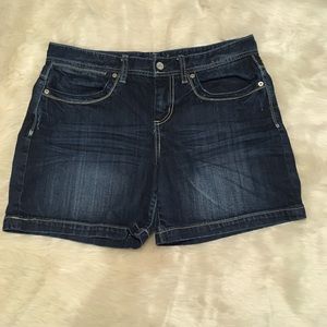 Maurices Dark Wash Denim Shorts Size 11/12